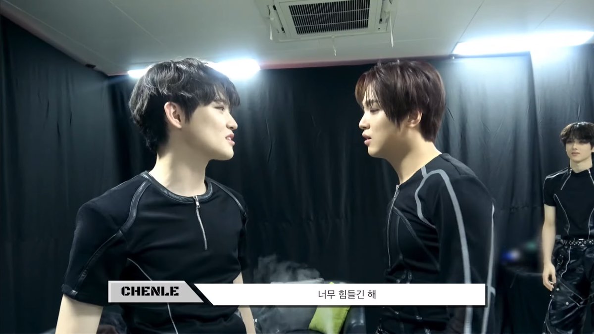 transientwoes's tweet image. Yeah jisung i also smile like that when i look at him