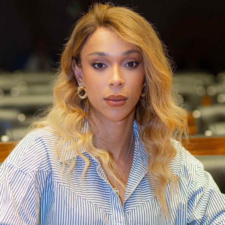 updatecharts's tweet image. 🚨 Erika Hilton denunciou Nikolas Ferreira à PGR após ele sugerir que Donald Trump invadisse o Brasil e sequestrasse o presidente Lula.