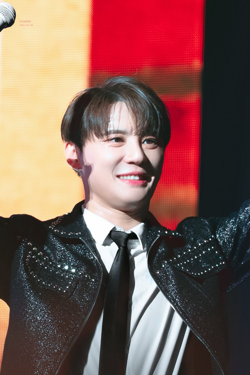 xiaclassic's tweet image. 260102 Hug and Love from #XIA #김준수