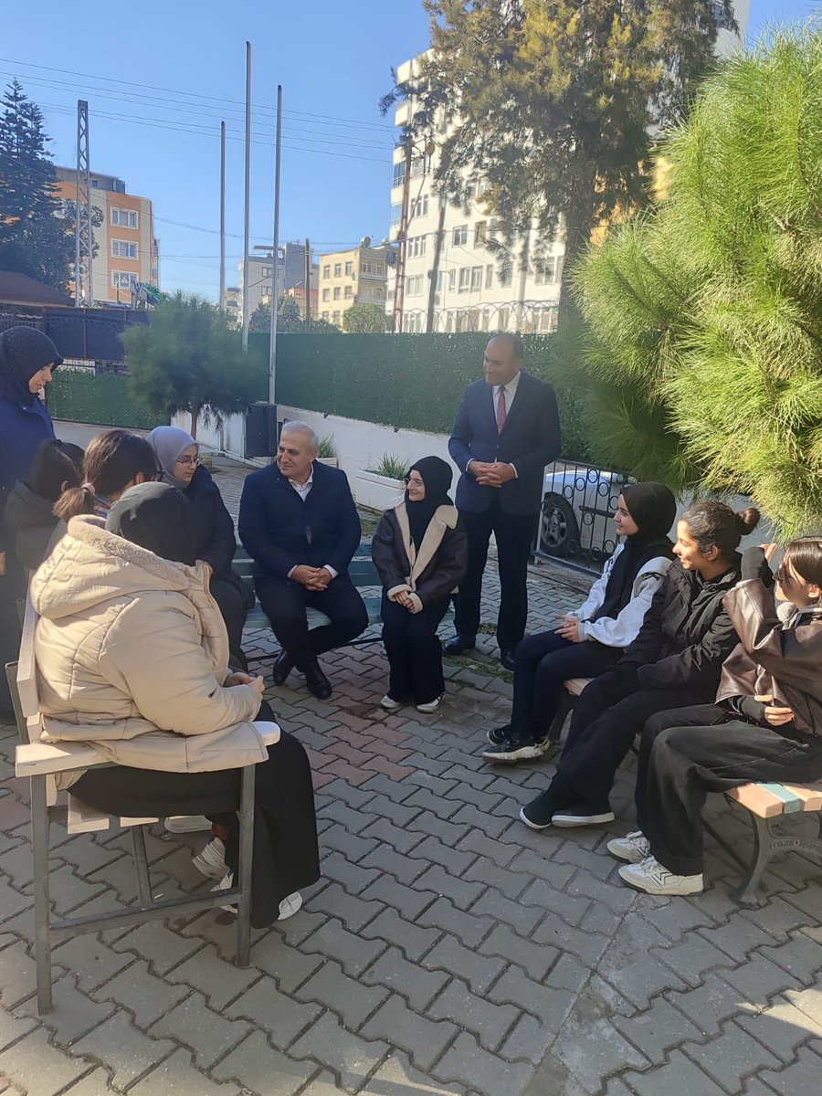 ceyhanmem01's tweet photo. 📌 İlçe Milli Eğitim Müdürümüz Sayın Şahin BOZKURT ve şube müdürlerimiz, Ceyhan Kız Anadolu İmam Hatip Lisesi’ni ziyaret ederek öğrenci ve öğretmenlerle bir araya geldi.

@tcmeb
@AdanaMem
@mnaras
@Sampiyon_6101 https://t.co/gfyV3TOF7j