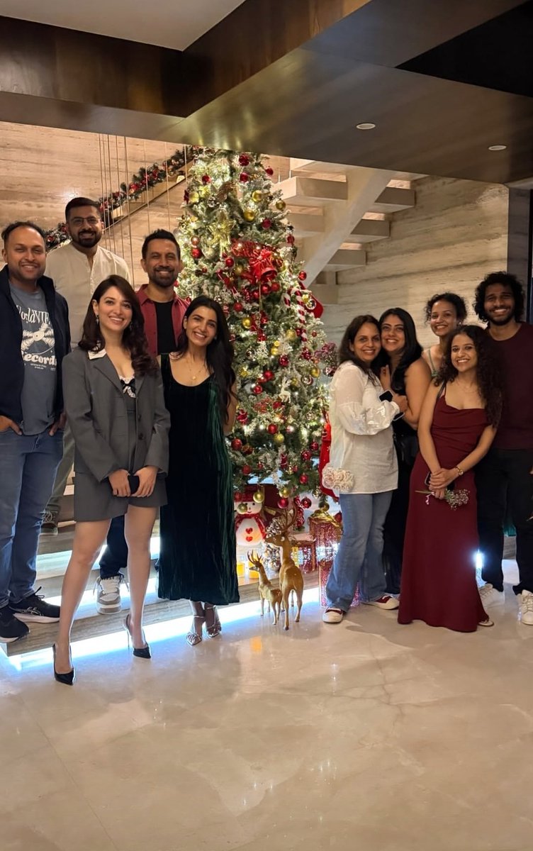 TeamTamannaah's tweet image. Tam With Sam ♥️

So Happy To See Them Together Always ☺️❣️

#Christmas2025 Celebration!

@tamannaahspeaks @Samanthaprabhu2 

#Tamannaah | #TamannaahBhatia | #SamanthaRuthPrabhu