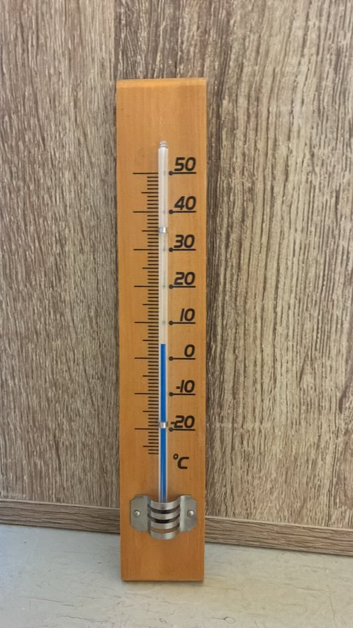 🇫🇷🥶 FLASH | Les thermomètres affichent des températures glaciales dans certains lycées et écoles élémentaires en France. (X)
