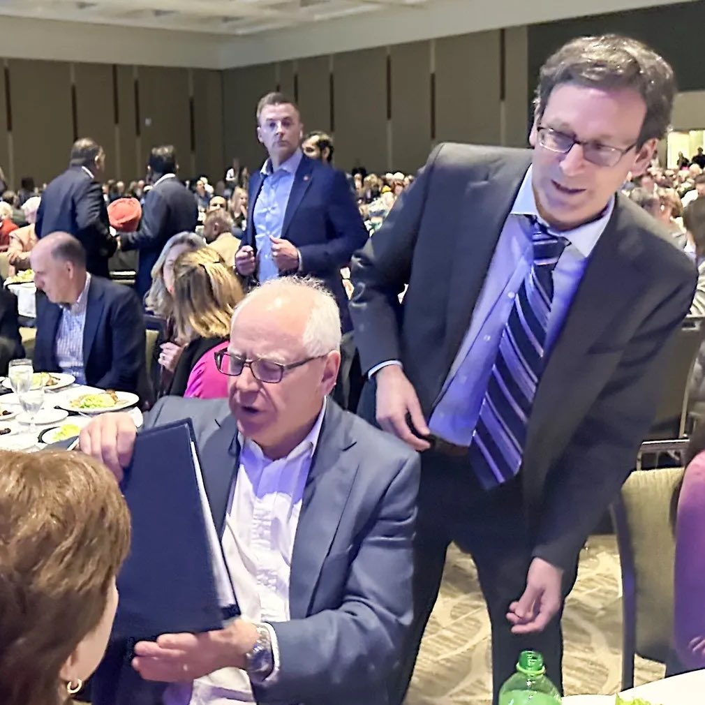 AnthonyMixerWA's tweet image. I wonder how foolish @BobFergusonGov is going to look having hosted his friend Tampon @Tim_Walz for a Seattle fundraiser recently.

@GovTimWalz, according to some reports, may drop out of the race for governor of #Minnesota in light of all the #Somalidaycare fraud. Fraud is also…