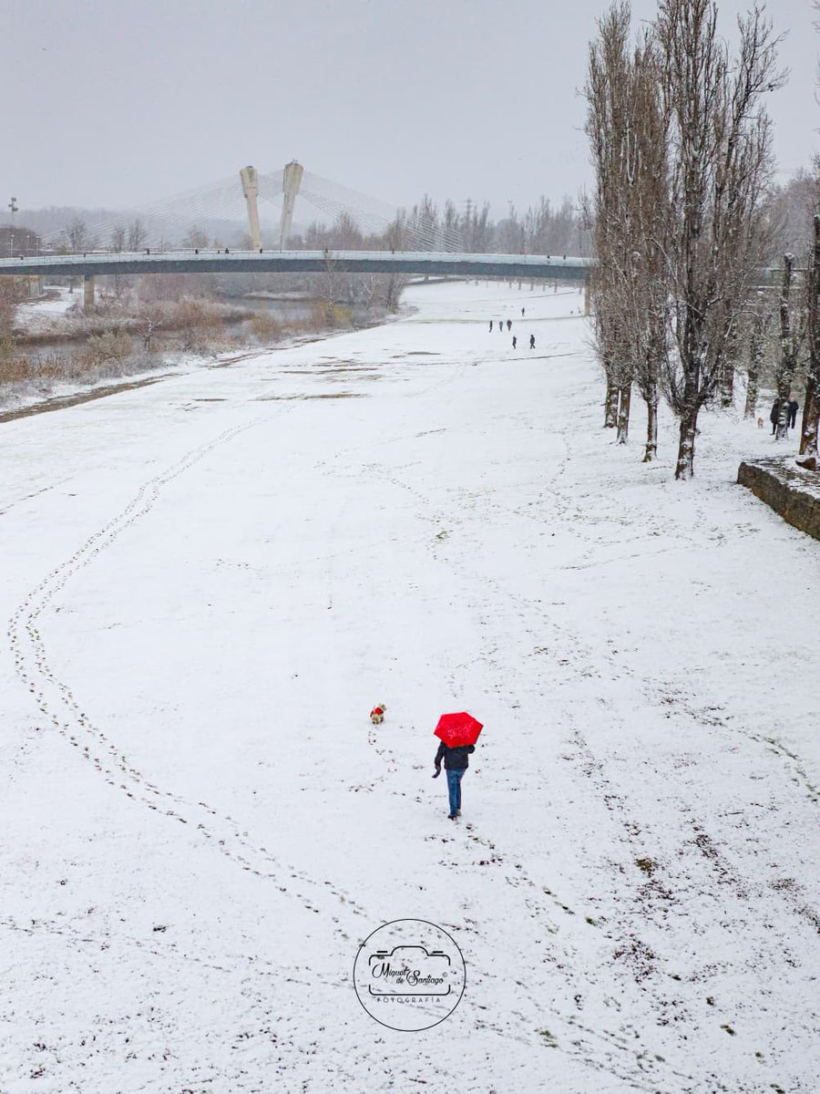 mdesantiago1's tweet photo. 📸 #Lleida es desperta tenyida de blanc ❄️
#Lleidacomers #TestimoLleida #ComparteixLleida #ADNLleida #ElTemps3Cat #Lleidaturisme [📷 https://t.co/53hUvmfPS0] https://t.co/lxqfvLuVTK