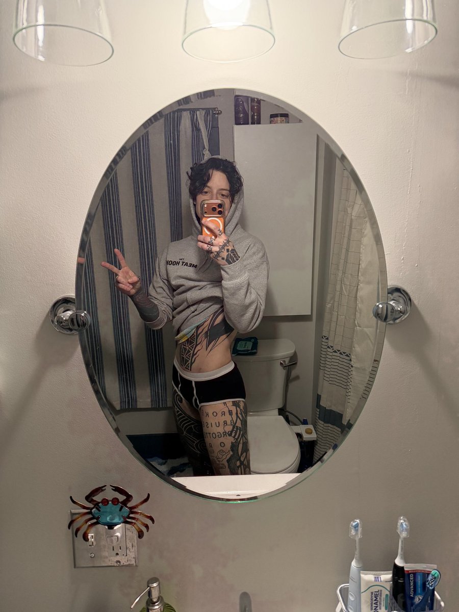 Cam Damage (Trans Reznor) tweet media