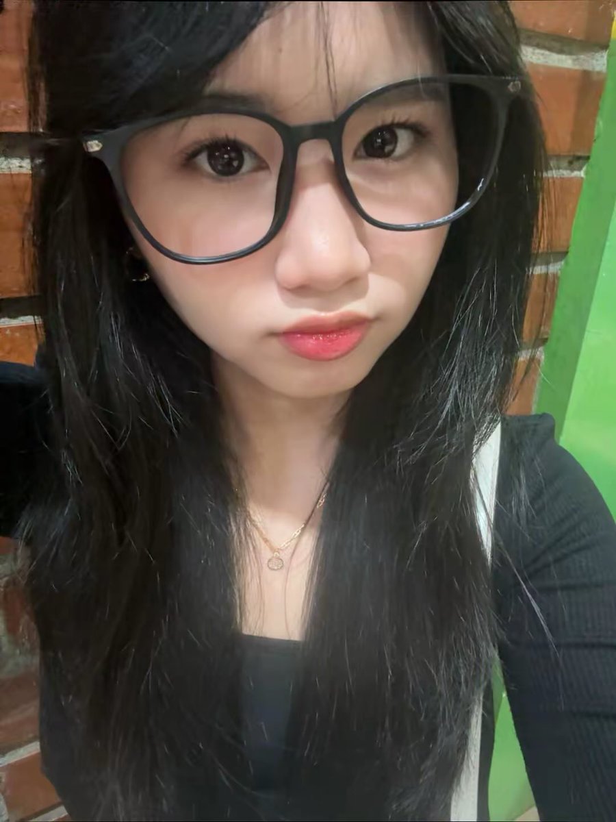 AA_AlyaJKT48's tweet image. happy #AlMond pertama di 2026!