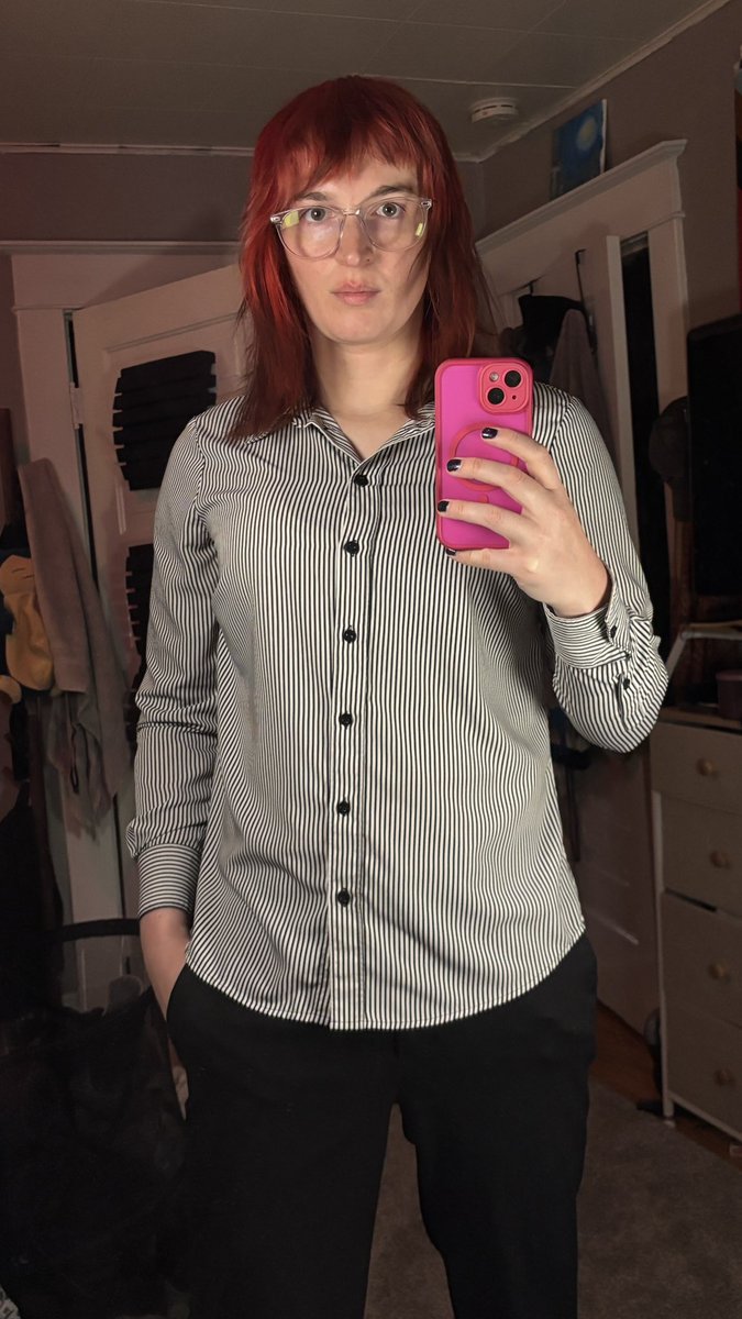 LexiMaeTS's tweet image. How I dress for the office :3
I’m sleepy