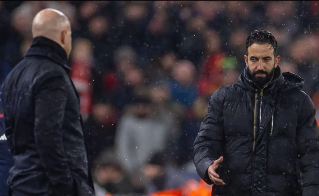 Corballyred's tweet image. Amorim sacked for underperforming at Utd.

Mad, as they're only 3 pts behind LFC, have scored more goals &amp;amp; have beaten LFC.

It perfectly highlights how awful Slot has been.

Slot should be next manager out the door 👍