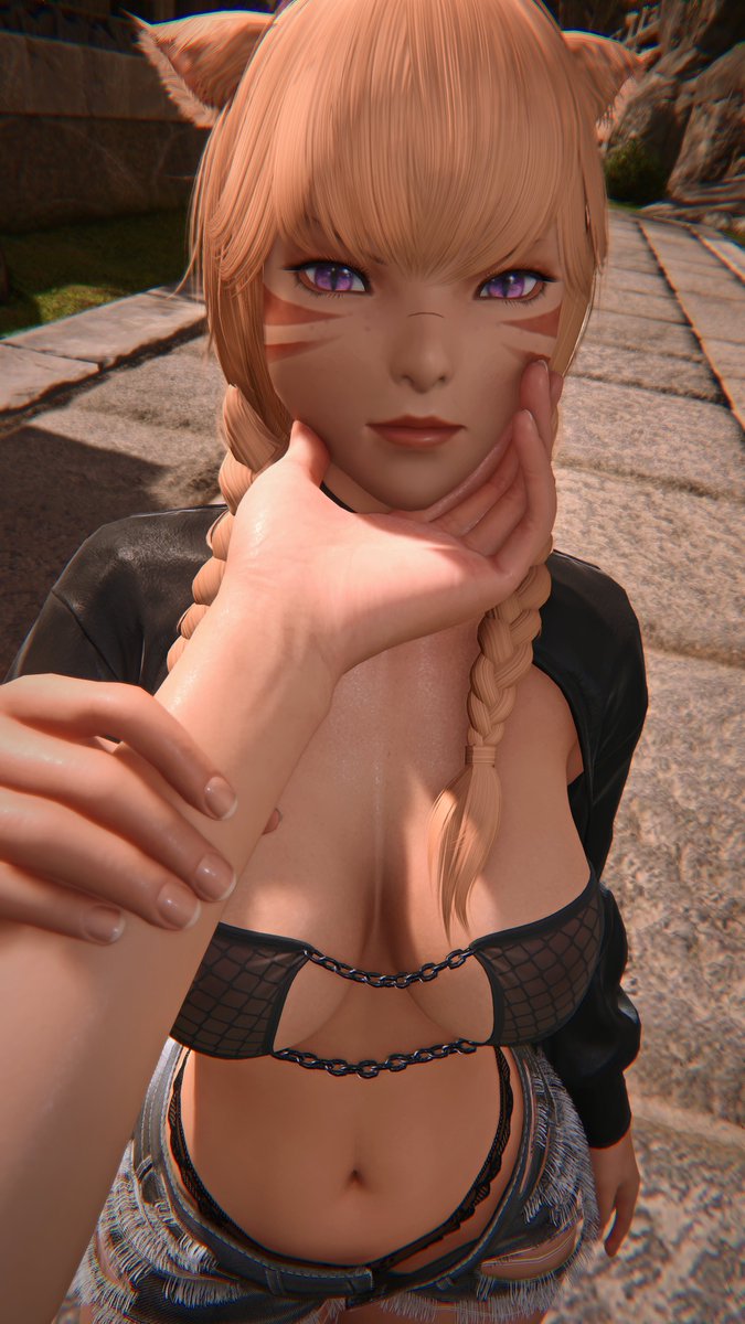 CatNotCar's tweet image. weird way to greet someone..