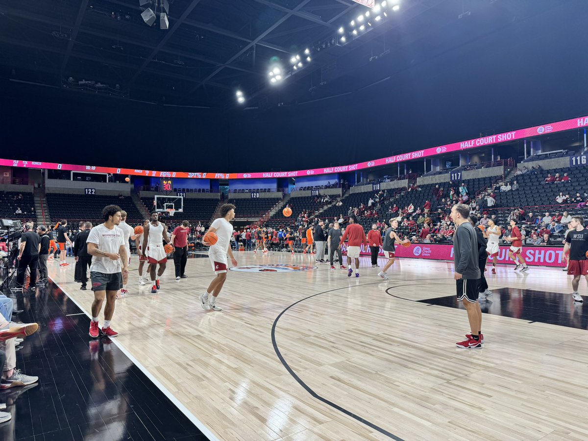 3/3 Coug wins on my birthday!  (Had to repost because of a Live Photo that made poor Ace have his eyes closed!). My bad!!!!! #gocougs