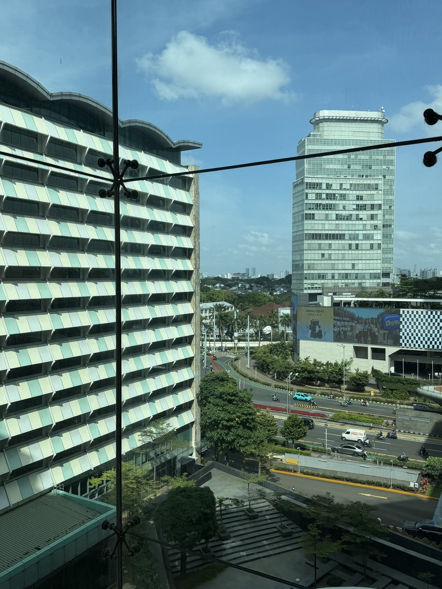 putranicholas1's tweet image. Day off.