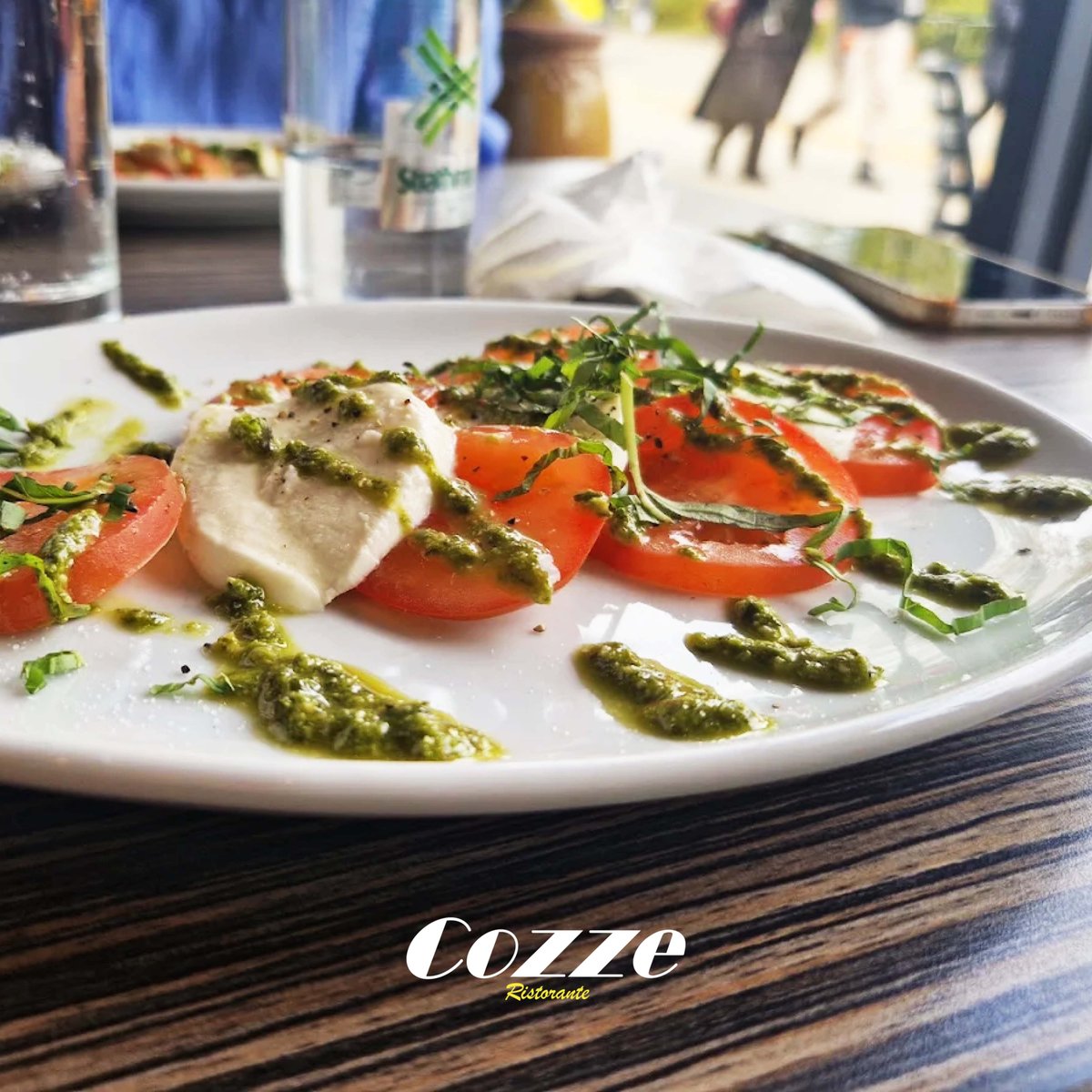 After all the festive indulgence, our Insalata Caprese is just the thing for January. Creamy mozzarella, ripe plum tomatoes and fragrant basil pesto, beautifully dressed with extra virgin olive oil.

#pangbourne #woodley #liveinwoodley #rdguk #foodiesrdg #deliveroouk #justeatuk