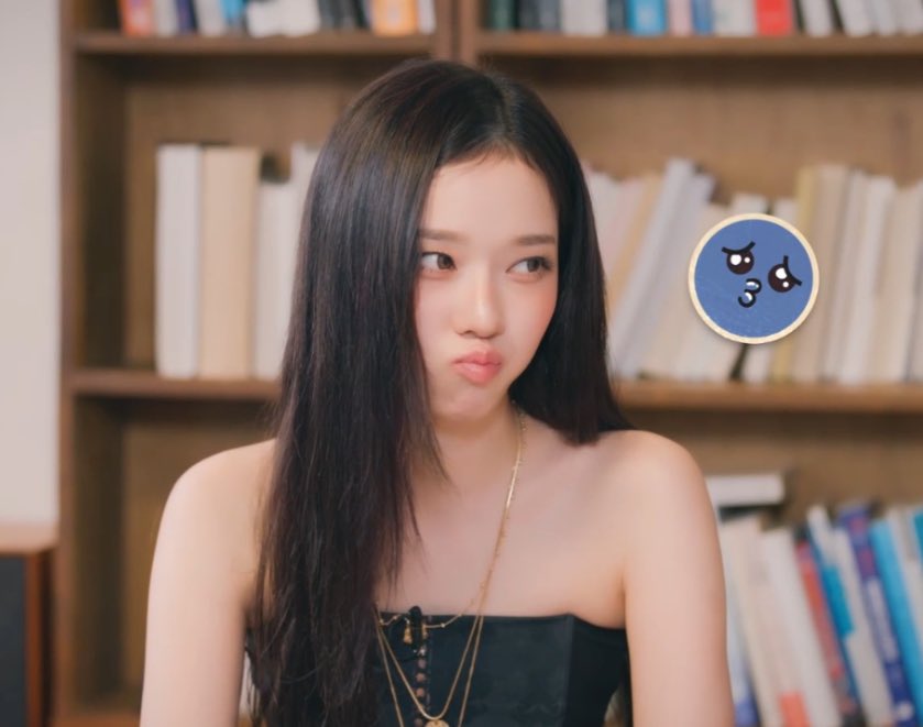 sparklywin's tweet photo. SHE’S😭SO😭😭FREAKING😭 CUTE😭😭😭😭 https://t.co/pZKGlN8ky4