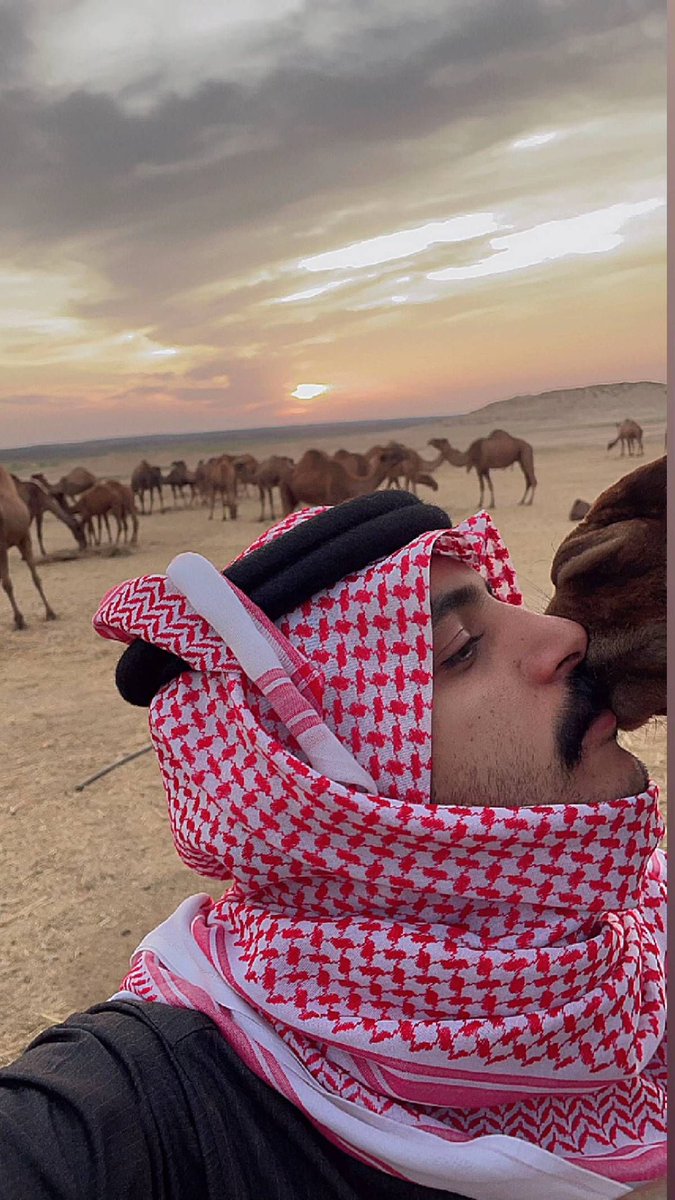 ifjfu76's tweet image. الفرق بين شخصيتي و شخصيه حبيبي 🫦