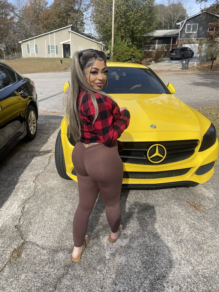 LATINADESS 💦🥶 tweet media