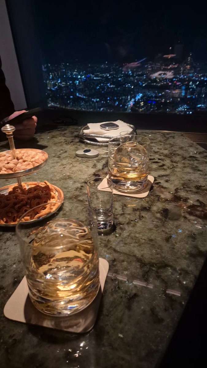 one_sextt's tweet photo. 🥂 https://t.co/P2Z3yRjyvv