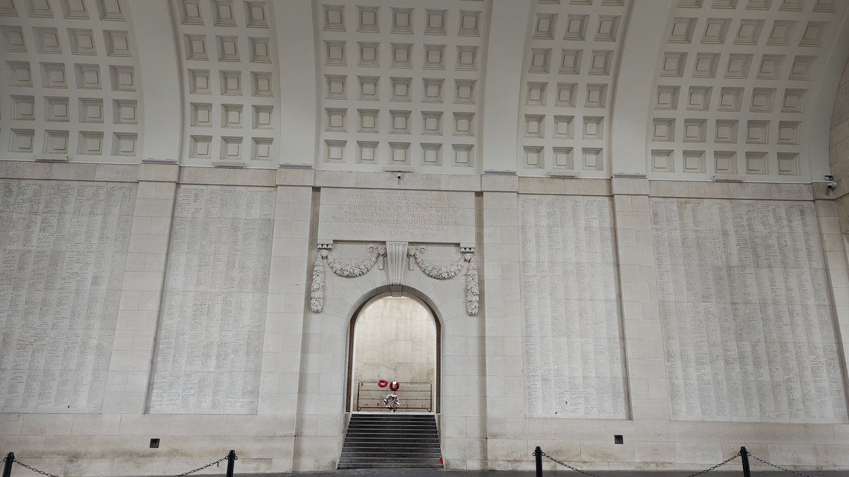 Nothing better to start the new year than a walk along the Ramparts Route in <a href="/StadIeper/">Stad Ieper</a> #Ypres 🇧🇪, a signposted route   with stone walls, towers and advance fortifications built by Vauban 1678-1684, heavily damaged during WW1, restored 1979-1981. Info: toerismeieper.be/ramparts-route