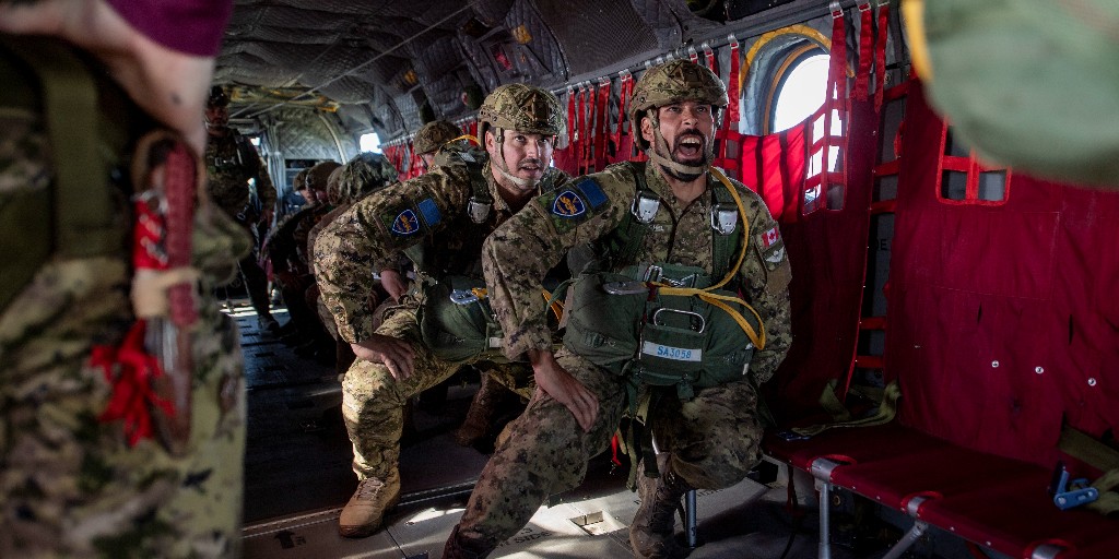 army_SM_armee's tweet image. Happy Monday to my #OneArmy team! The @Army_Comd_Armee and I are energized and excited to welcome you back to work. Modernization is an Army-wide effort and I know you’re all focused, disciplined, and on-task.