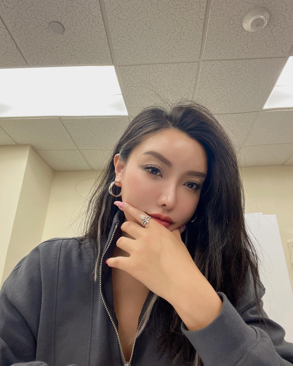 ting57204's tweet photo. Making a living amidst the chaos, chasing dreams in the face of disappointment, I hope all our endeavors will be meaningful.#California #Single https://t.co/UxgK4NIbPZ
