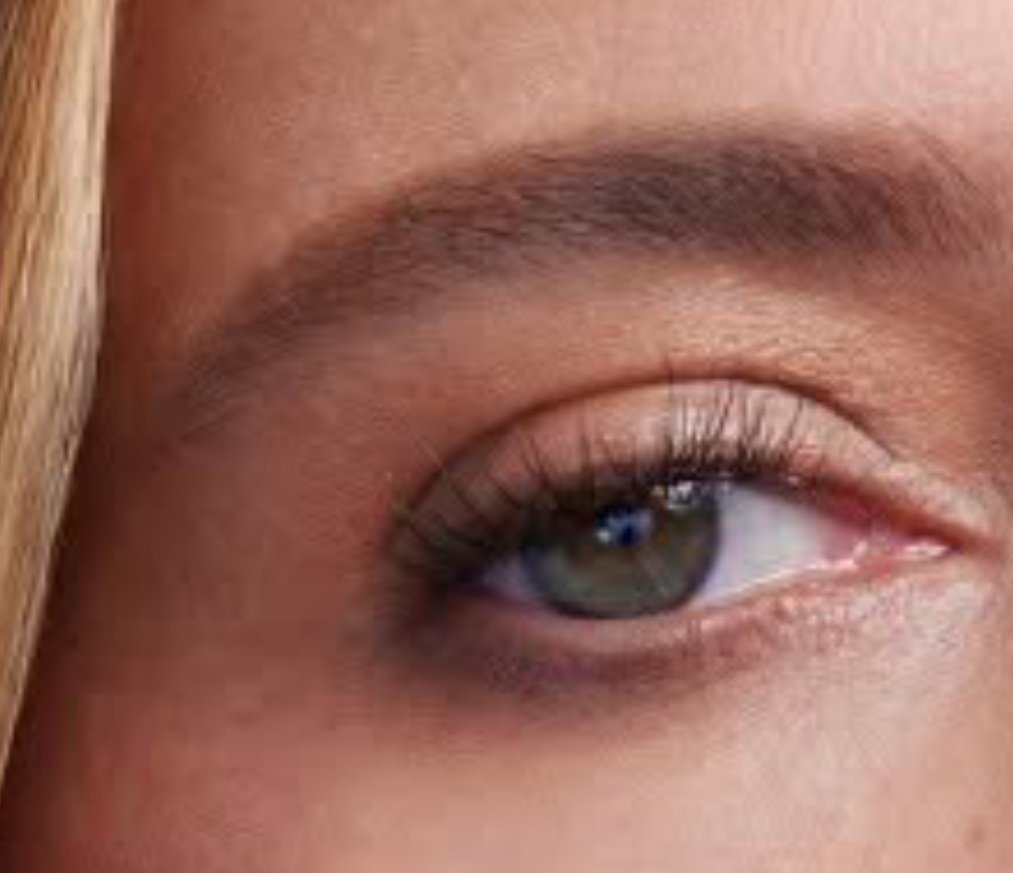 Los Ojos Hazel de Scarlett son lo único que está bien
