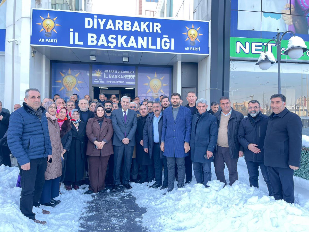 AK Parti ailemiz, bir yıl içerisinde 11 bin 571 yeni üyeyle Diyarbakır’da üye sayısını 150 binin üzerine çıkarmıştır. Bu başarıyı; saha çalışmalarımıza, Cumhurbaşkanımız ve Genel Başkanımız Sayın Recep Tayyip Erdoğan’ın liderliğinde hemşehrilerimize hizmeti merkeze alan