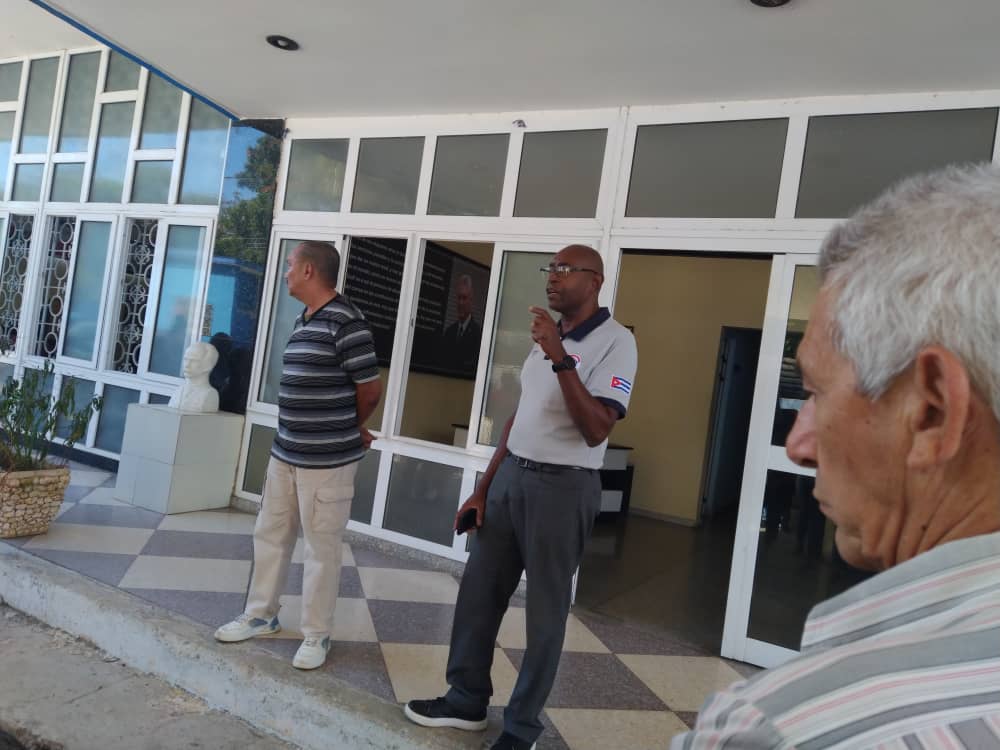 En horas de la mañana del día de hoy  tuvo lugar un Matutino Especial en apoyo al pueblo de #venezuela, en la Oficina Central de la OSDE #CorreosdeCuba, con la presencia de los  directivos y trabajadores de la misma. 

#CubaConVenezuela
#CubaPorLaPaz 🏳
#ManosFueraDeVenezuela