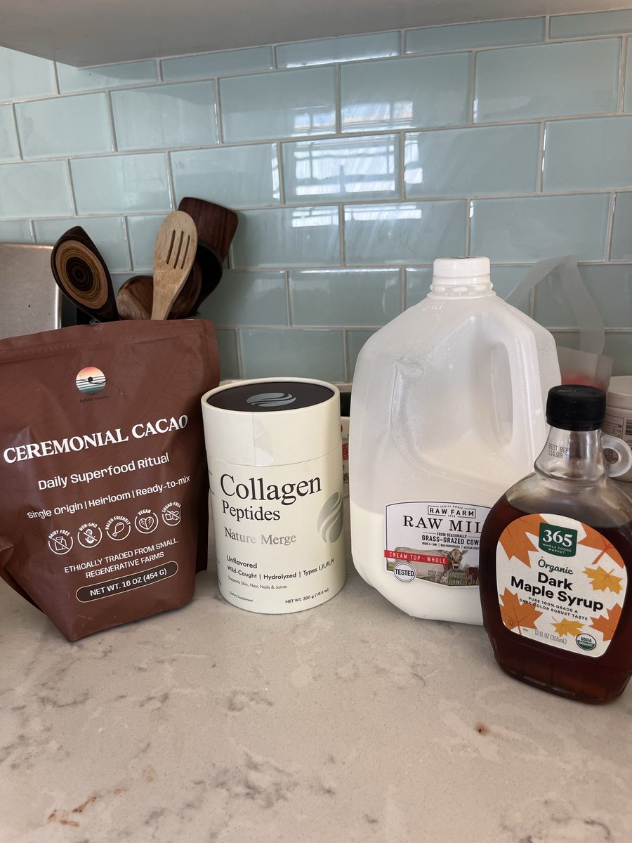 Mid morning hot cacao to fuel this session of deep work 
-ceremonial cacao <a href="/HybridHumanCo/">Hybrid Human</a> 
-marine collagen <a href="/naturemerge/">Nature Merge</a> 
-raw milk 
-organic maple syrup

Smooth energy, blood flow, collagen synthesis, mineral replenishment