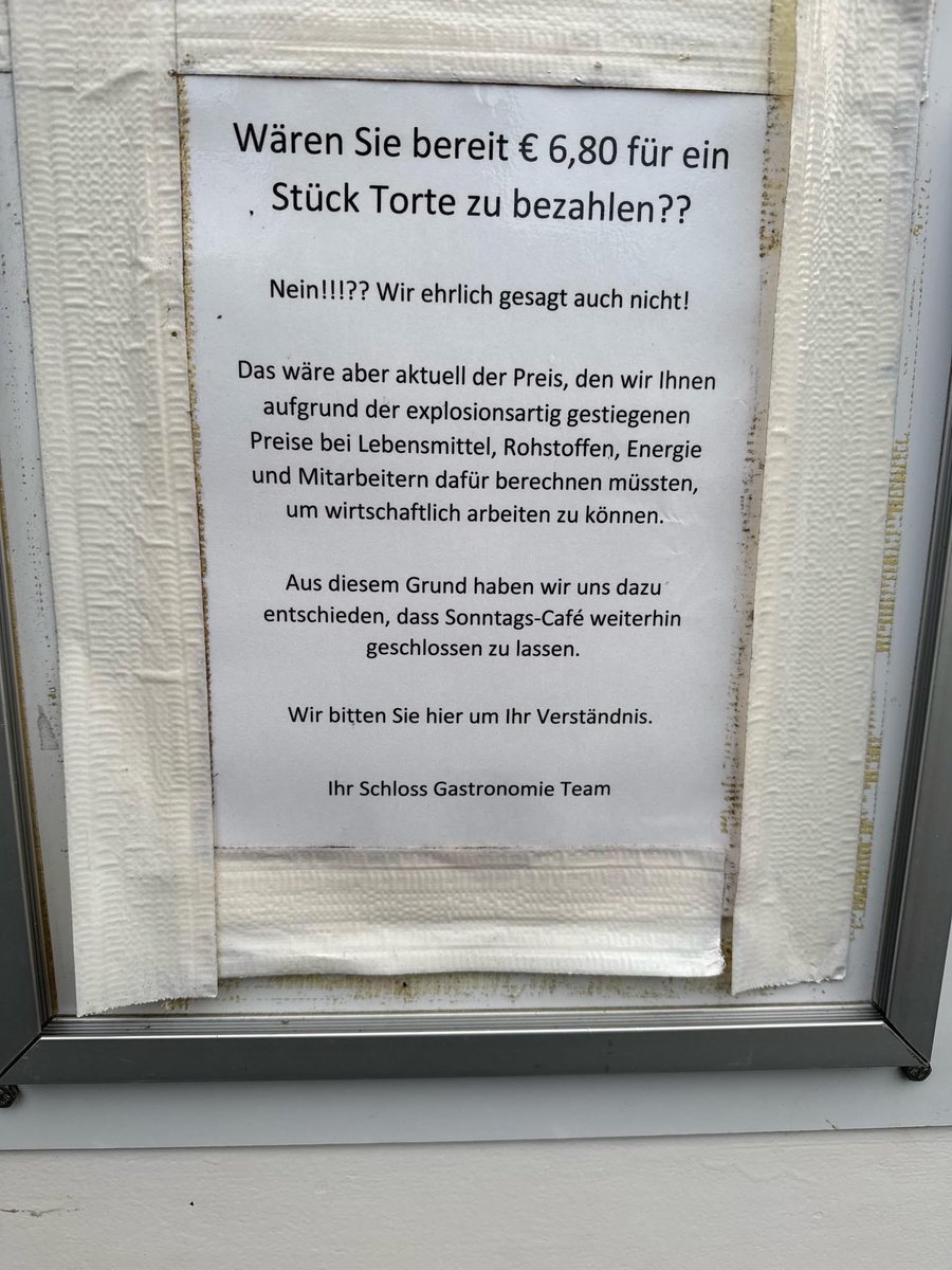 Flying Uwe tweet media