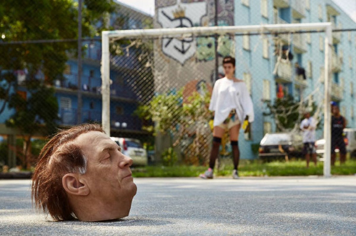 <a href="/VEJA/">VEJA</a> Essa mesma imprensa que hoje noticia o meme de Nikolas, é a mesma que sugeriu aos seus leitores se era crime ou não a réplica da cabeça de Bolsonaro.
Na época, toda a imprensa divulgou como “arte” a réplica da cabeça de um presidente da república.
Então a extrema-esquerda pode