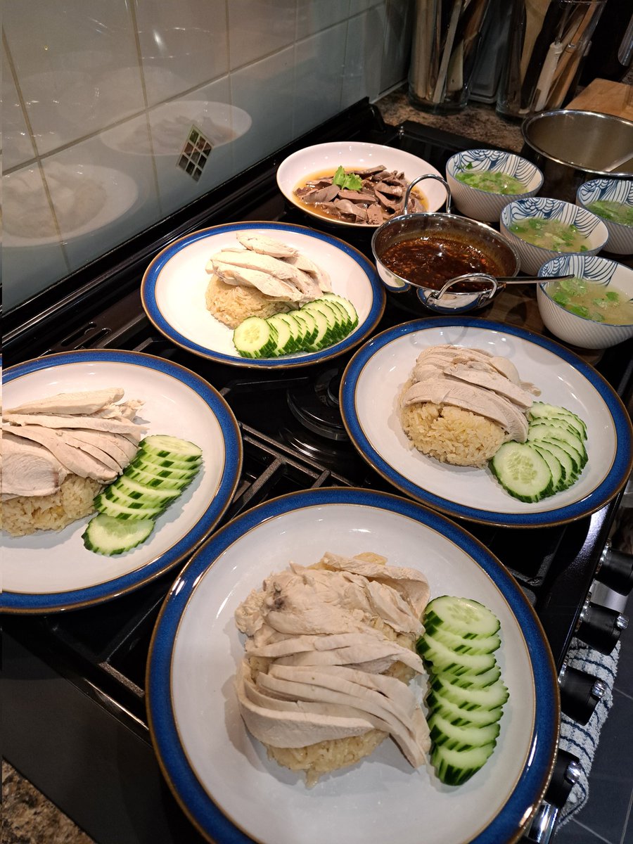 Tipsuwan7's tweet image. วันนี้ทำข้าวมันไก่​เนื้ออกไก่ล้วน​(ด่าได้แต่อย่าแรง)​ สรุปทุกคนชอบมา​ก​😁