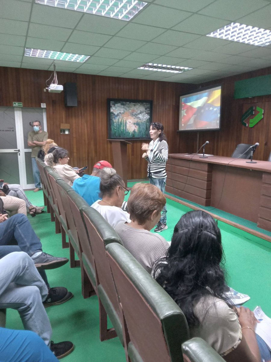 ICIDCA3's tweet photo. Trabajadores del ICIDCA en mitin por la condena contra el ataque militar de Estados Unidos a la República Bolivariana de #Venezuela.  "A cerrar filas, pueblos de América, no dejemos pasar al gigante de las 7 leguas”
#CubaConVenezuela #icidca #Cuba @CIcidca  @AnaNelis680930 https://t.co/luDYmnXssA