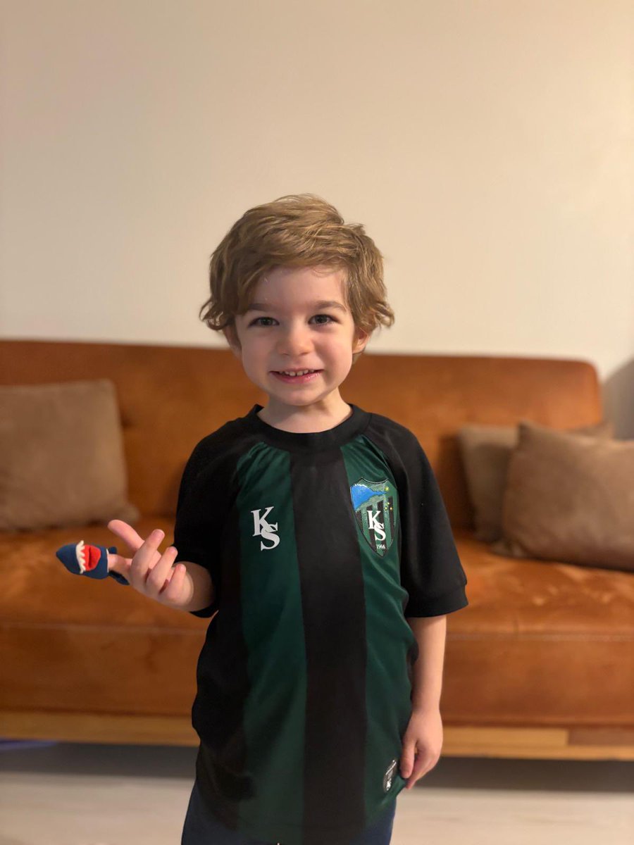 26 şubatta 4 yaşına girecek olan uras ege’ye doğum gününde ona hayatı boyunca alacağı en büyük hediyeyi, ilacını vermek ne güzel olur #UrasEgeyeBirAdımOl