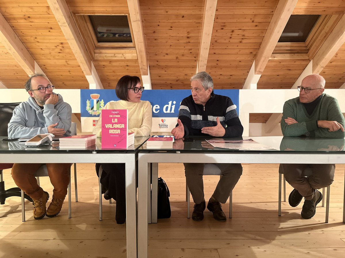 CoseNoteEd's tweet image. Prima presentazione dell’anno di “Che storia! La #ValangaRosa” alla bellissima #biblioteca di sestriere, a #casaolimpia ✨

#sci #scialpino #scifemminile #scialpinofemminile