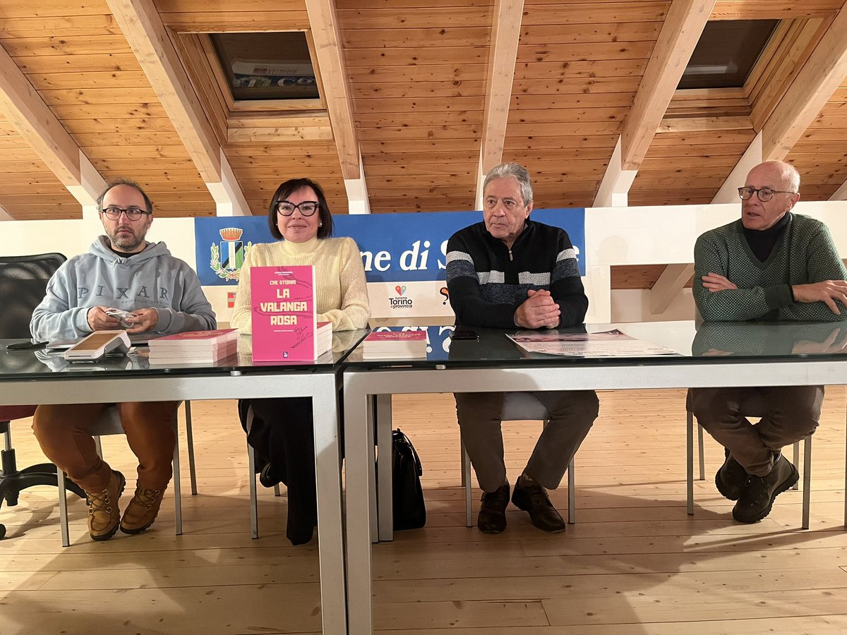 CoseNoteEd's tweet image. Prima presentazione dell’anno di “Che storia! La #ValangaRosa” alla bellissima #biblioteca di sestriere, a #casaolimpia ✨

#sci #scialpino #scifemminile #scialpinofemminile