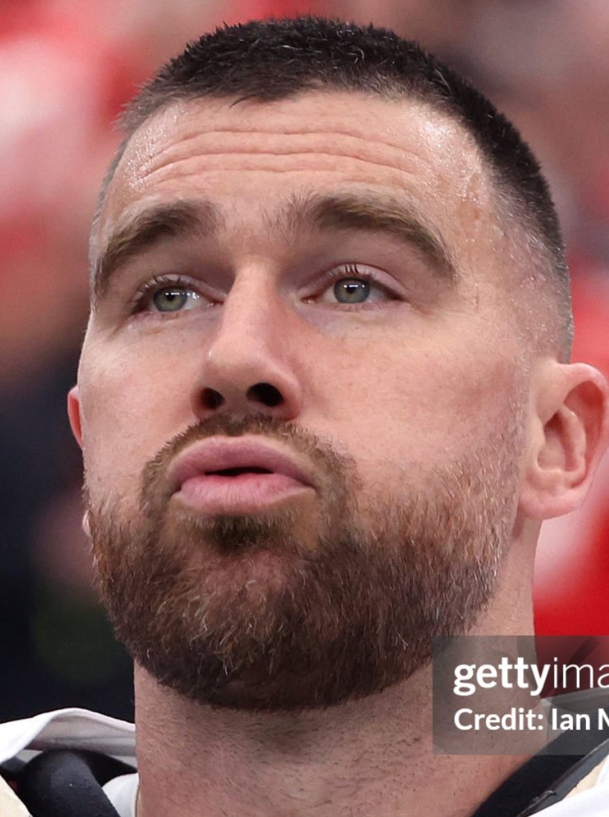 taysservant's tweet image. HIS EYES ????????? GURL 
 #WPMOYChallenge Travis Kelce