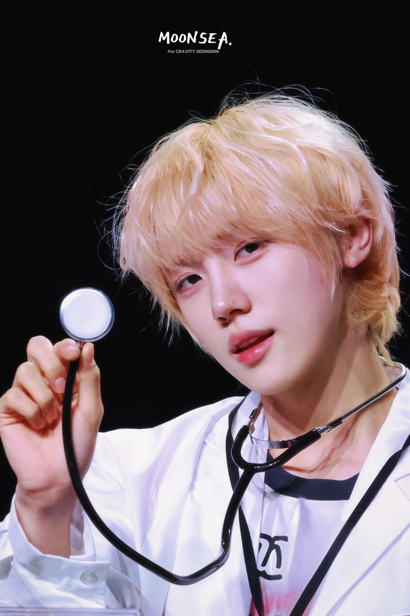 260104 사운드웨이브

안성민 의사님
2026년도 잘 부탁드립니다~🥹🩺

#크래비티 #CRAVITY #성민 #SEONGMIN #ソンミン