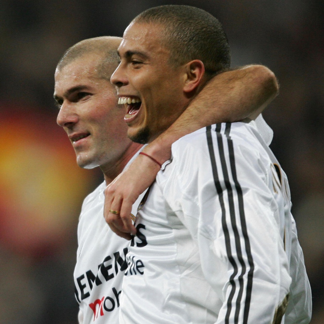 🔙🗣️ Florentino Pérez: “Karim Benzema is a #9 who is a mix of Ronaldo Nazário &amp; Zidane.

He’s a #9 who does both jobs at once, he moves in attack like Zidane did and shoots on goal like Ronaldo Nazário did, he’s a star.”