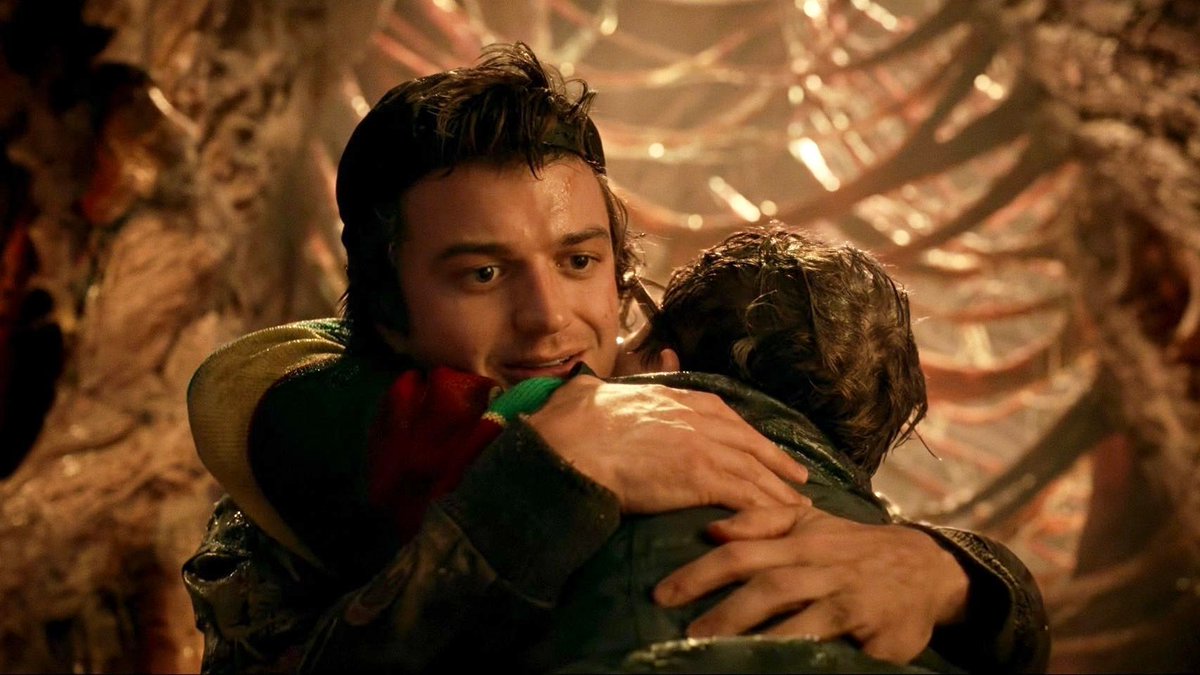 StrangerNews11's tweet image. STEVE ADOPTING DEREK TOO!😭