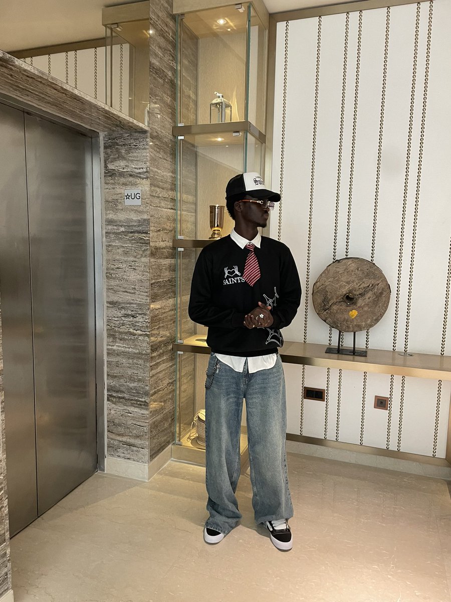 thatblackboyy29's tweet photo. Hi,let’s connect.
#FirstMonday 
#kingofthestreet https://t.co/Ja1fVEqCuM