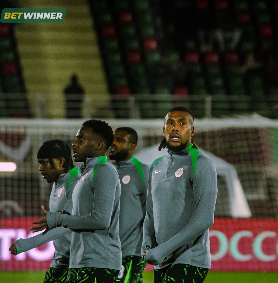 iwilsonnonny's tweet image. the eagles warm up their jaws as they get ready to eat the mambas for dinner. 

#MoroccoWithLenny #BetWinnerTakesMorocco