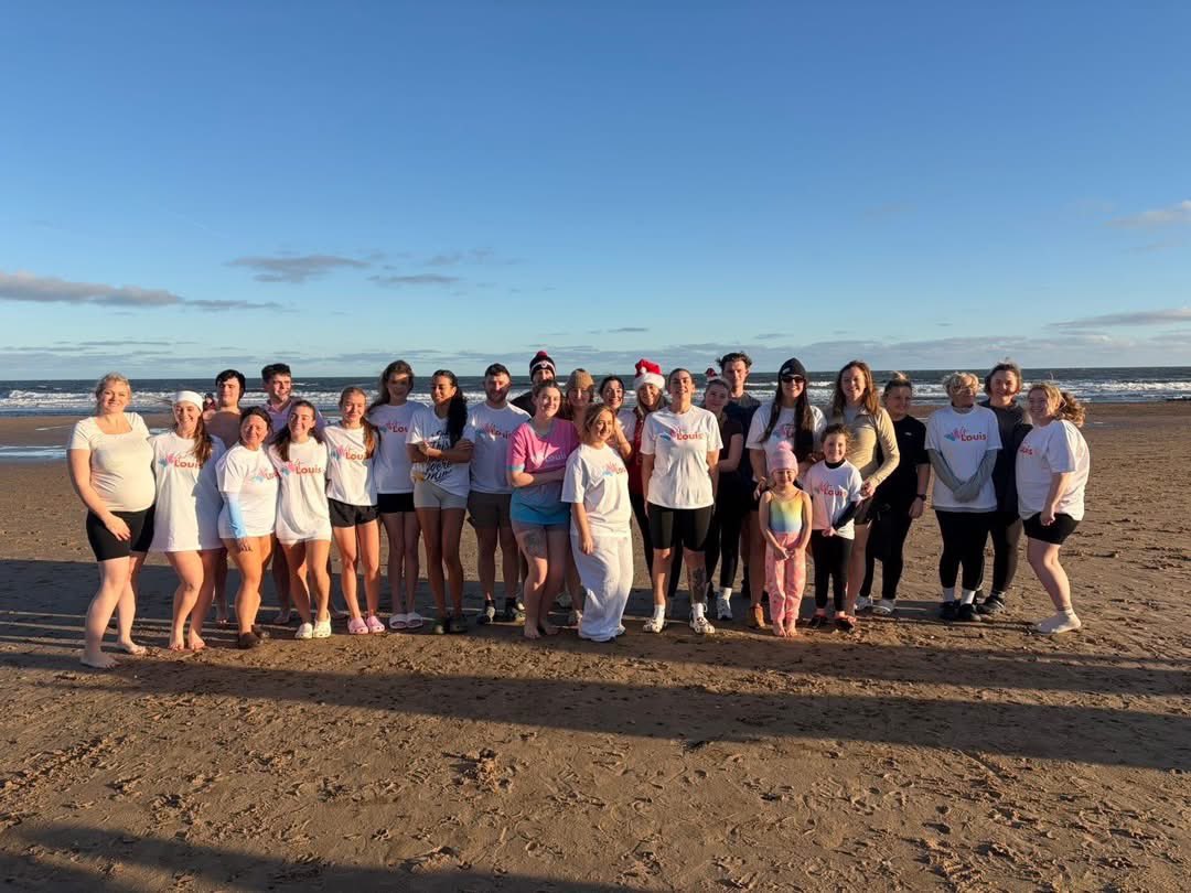 _4Louis's tweet photo. 29 student midwives at Teesside Uni raised an incredible ยฃ6603 for 4Louis doing a Boxing Day dip at Seaton Carew. We are incredibly grateful and thank each and everyone of you are AMAZING! 4Louis Teesside University #makingadifference #4louis #teessideuniversity #studentmidwife https://t.co/XQGQX778ym