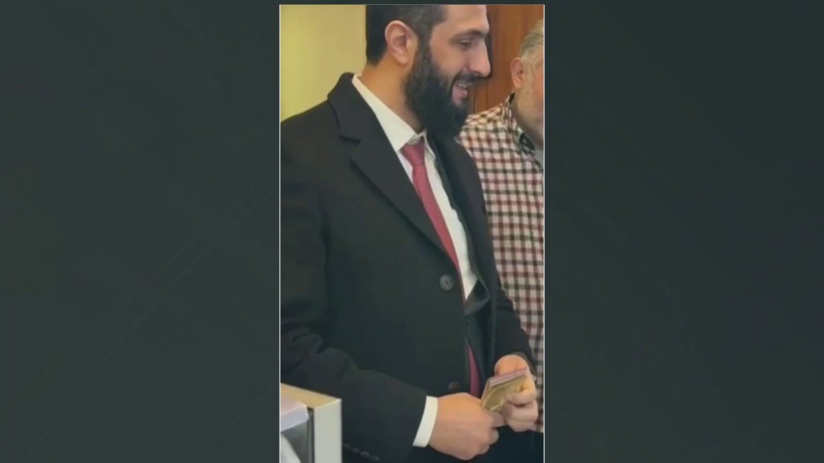 مشاهد جديدة للرئيس السوري أحمد الشرع في دمشق بعد نفي الادعاءات بشأن استهدافه 