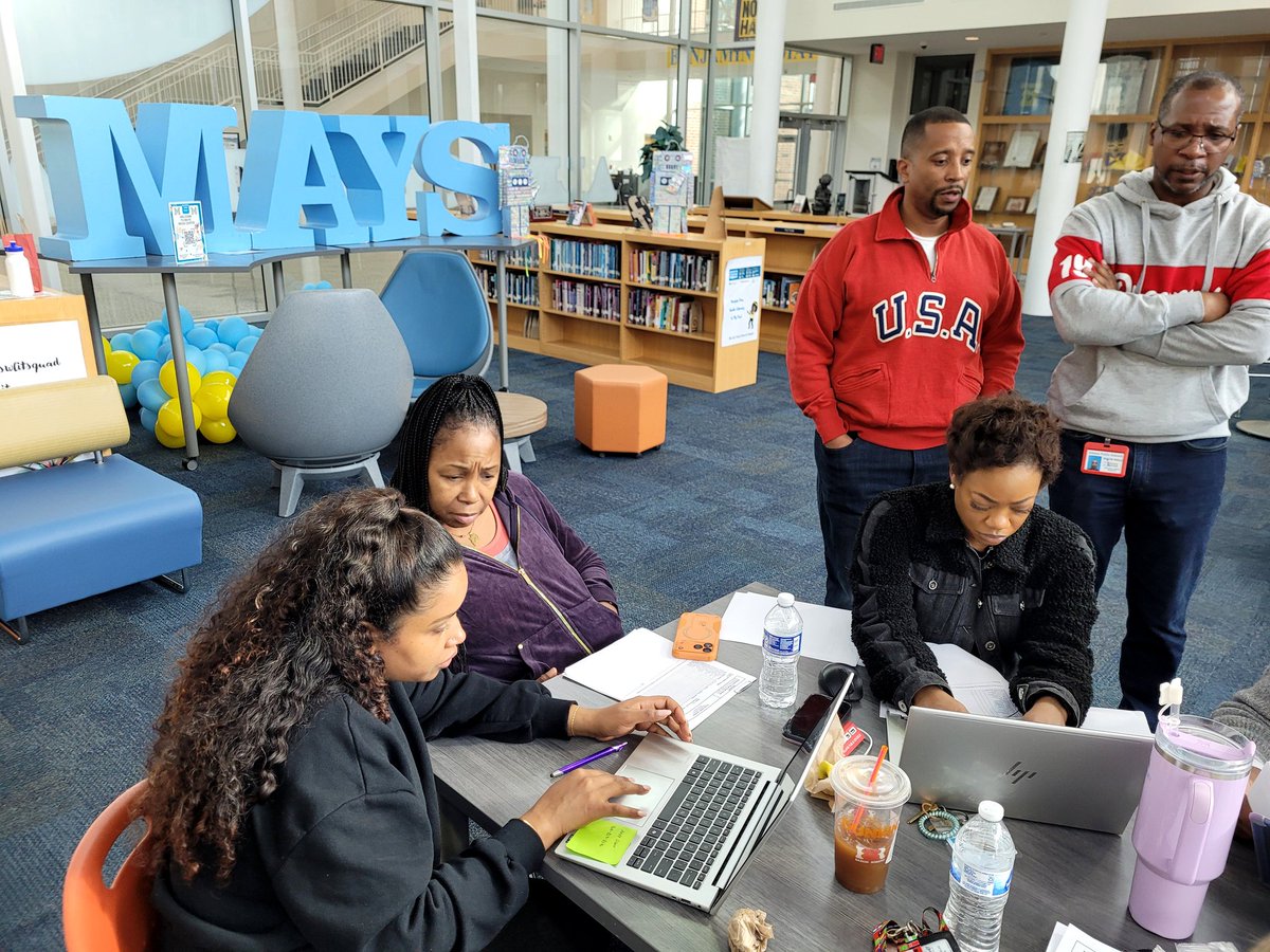 smithclass128's tweet photo. Happening Today: Mays HS Welcomes Transformational Leader Assoc. Supt. F. Taylor and Team as We Hit the Ground Running and Get Geared Up for a Productive Semester. We look Forward to Soaring Under Your Laser-focused Leadership! #DataDive #26Win #UpUpUpandAway #ForrestellaTaylor https://t.co/pS00vPcBl3