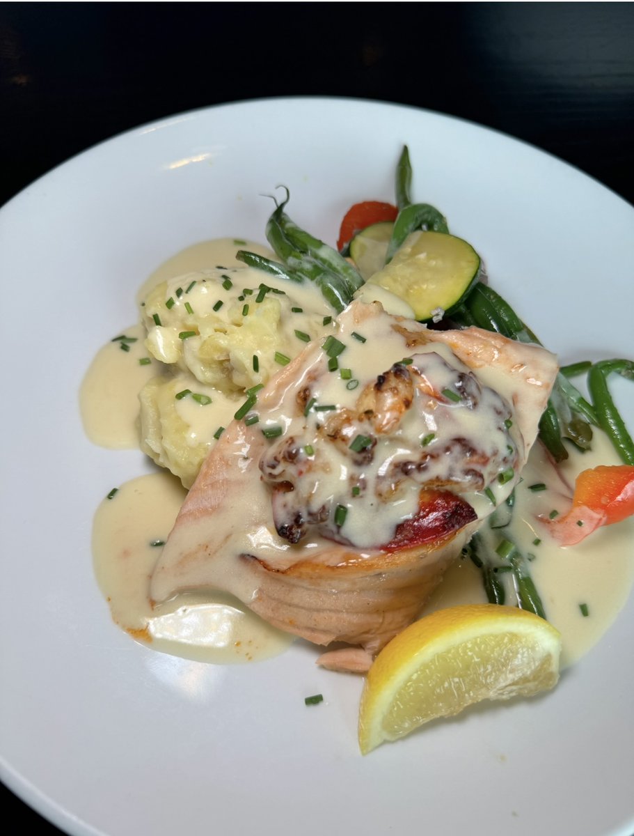 Summit Grill tweet media