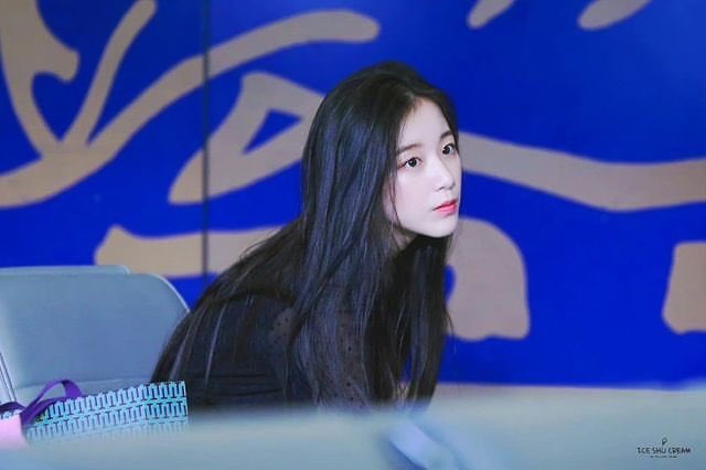 SHUHUA day is here
#오늘생일자누구_예_슈_화
Our one and only SHUHUA
#BabyWolfShuhuaDay
May your year be as bright as your smile