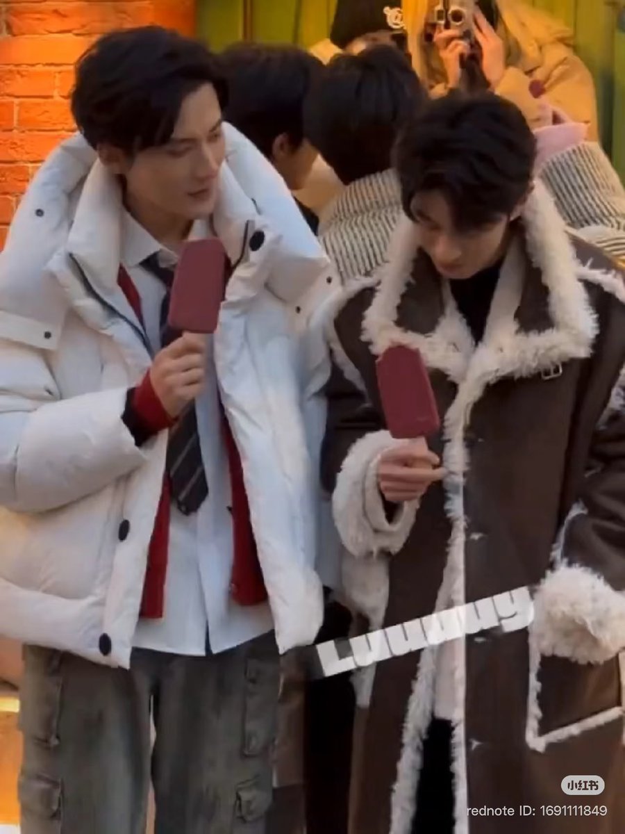 trishshines's tweet image. One Day                          Vs                      Day One

Now 🎸 not alone anymore 🥹🥹