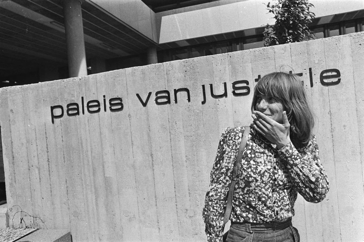 Atlete Mieke Sterk is 80 jaar. Voor de ogen van de wereldpers verknipte ze tijdens de Olympische Spelen haar jurk, omdat ze die te truttig vond. Nadat ze het seksisme in de sport ter discussie stelde, werd ze voor het leven geschorst.
Mijn verhaal staat op sportgeschiedenis.nl/atletiek/atlet…