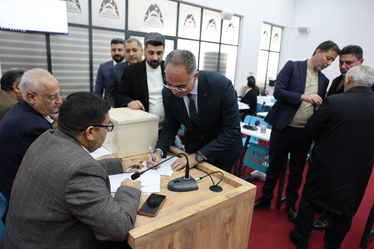 Belediye Meclisimizin 2026 Ocak Ayı Meclis Toplantısı 1. Oturumunu gerçekleştirdik.

Denetim Kurulu’na seçilen Ali Yavuz, Ömer Faruk Baykuş ve Fuat Sağıroğlu’nu tebrik ediyor,

Alınan kararların Eyyübiye’mize hayırlı olmasını diliyorum.