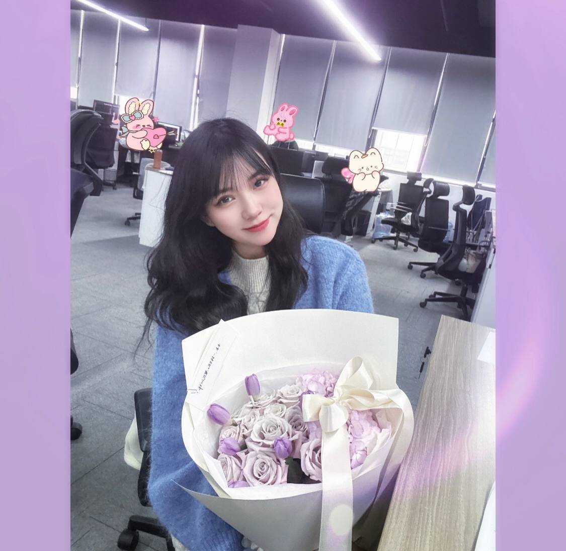 TheRealSpizz's tweet image. 被爱的世界好漂亮
鲜花是职场的小确幸
蛋糕是生活的仪式感
都化成了今天的甜
我是比昨天更坚定的自己

早安…