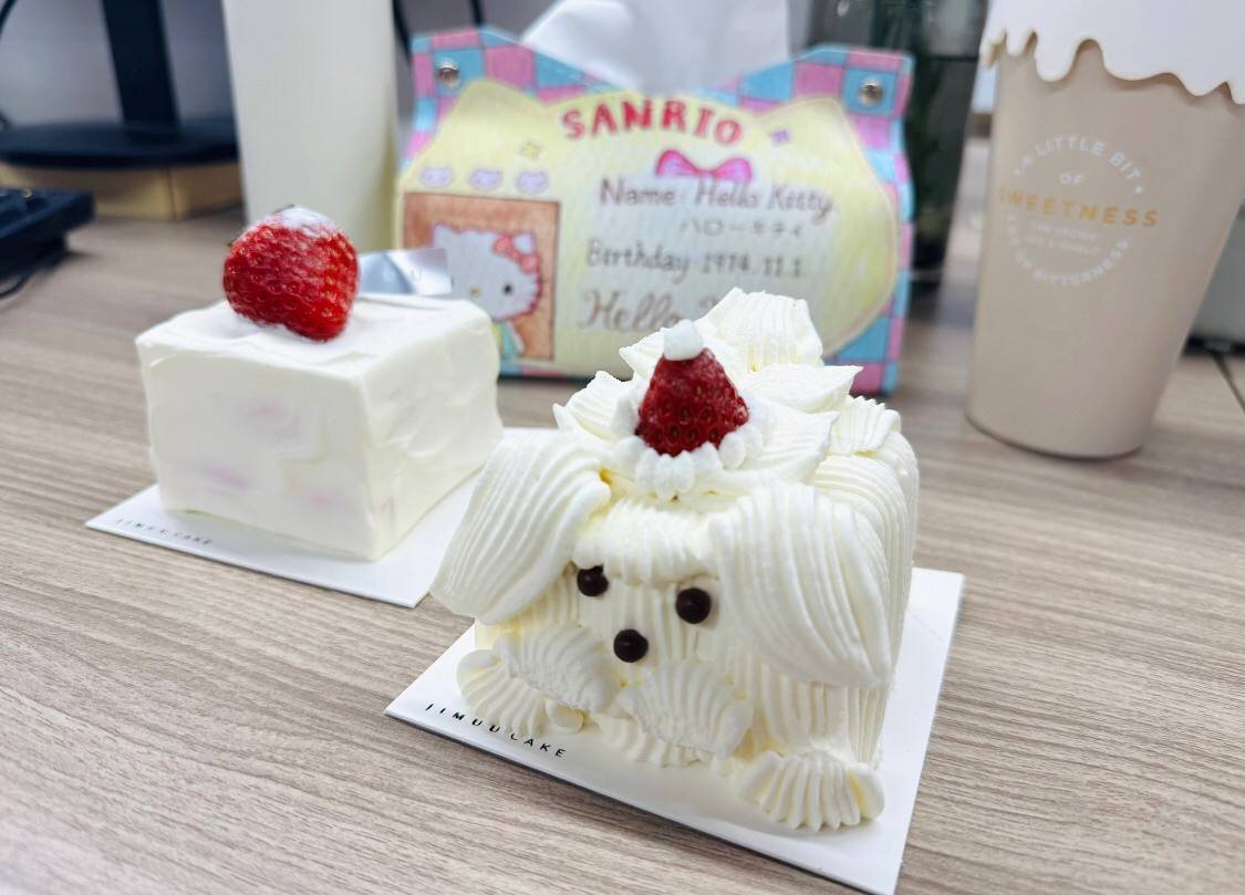 TheRealSpizz's tweet image. 被爱的世界好漂亮
鲜花是职场的小确幸
蛋糕是生活的仪式感
都化成了今天的甜
我是比昨天更坚定的自己

早安…